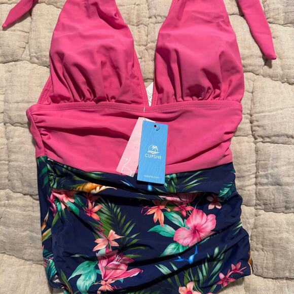 Cupshe one piece halter top NWT - Picture 2 of 6